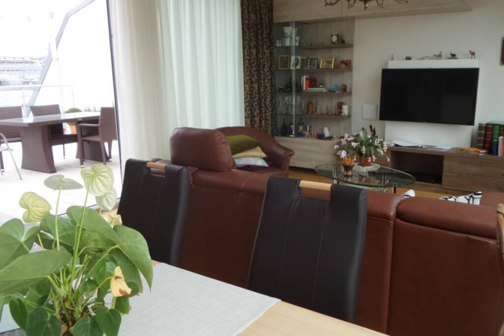Grosses Penthouse #12 Mit Terrasse Und Aussicht Apartman Bécs Kültér fotó